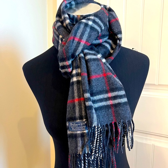 🚫SOLD🚫 Burberry 100% Cashmere Scarf - Picture 1 of 5